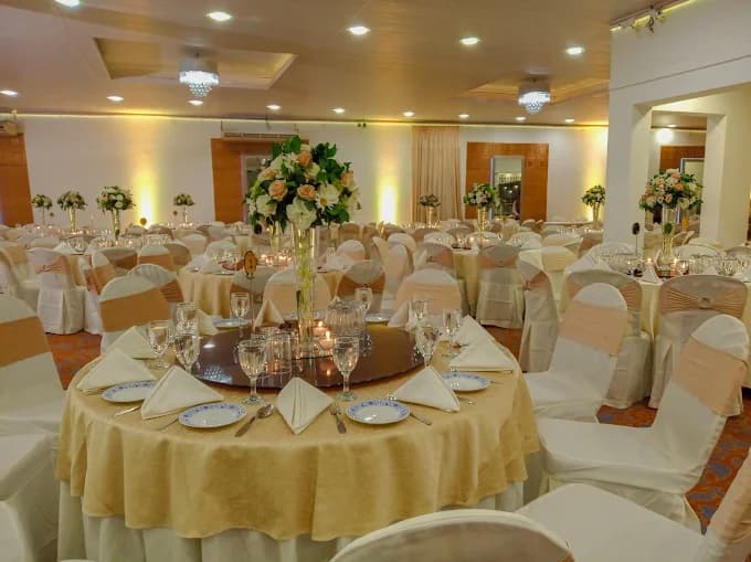 weddings-1779990512554-93