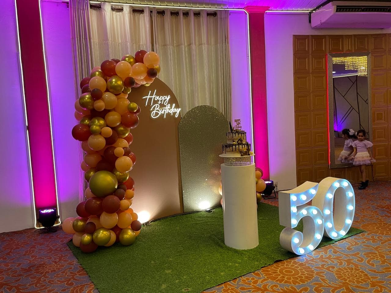 weddings-1779990512663-137