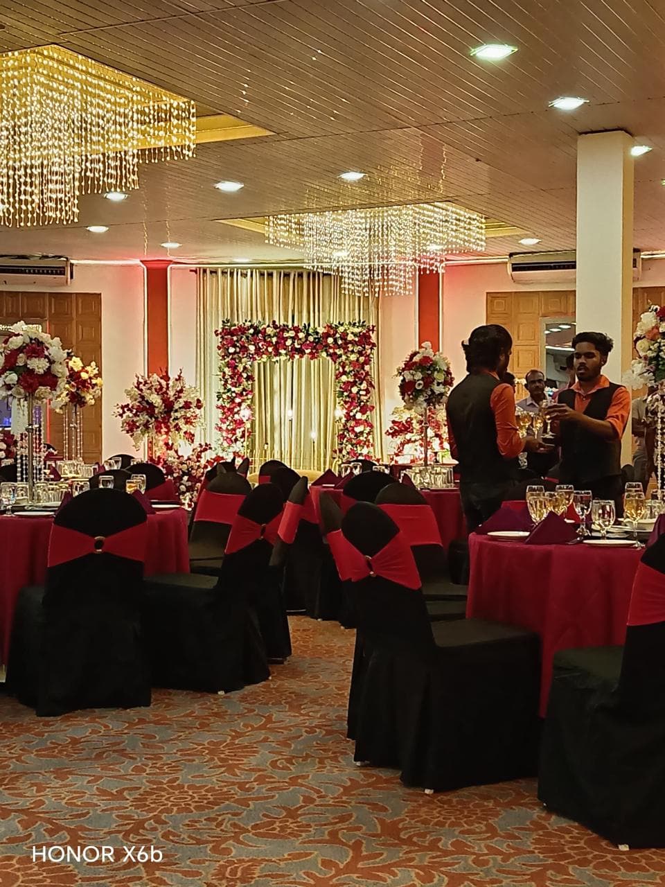 weddings-1779990512711-184