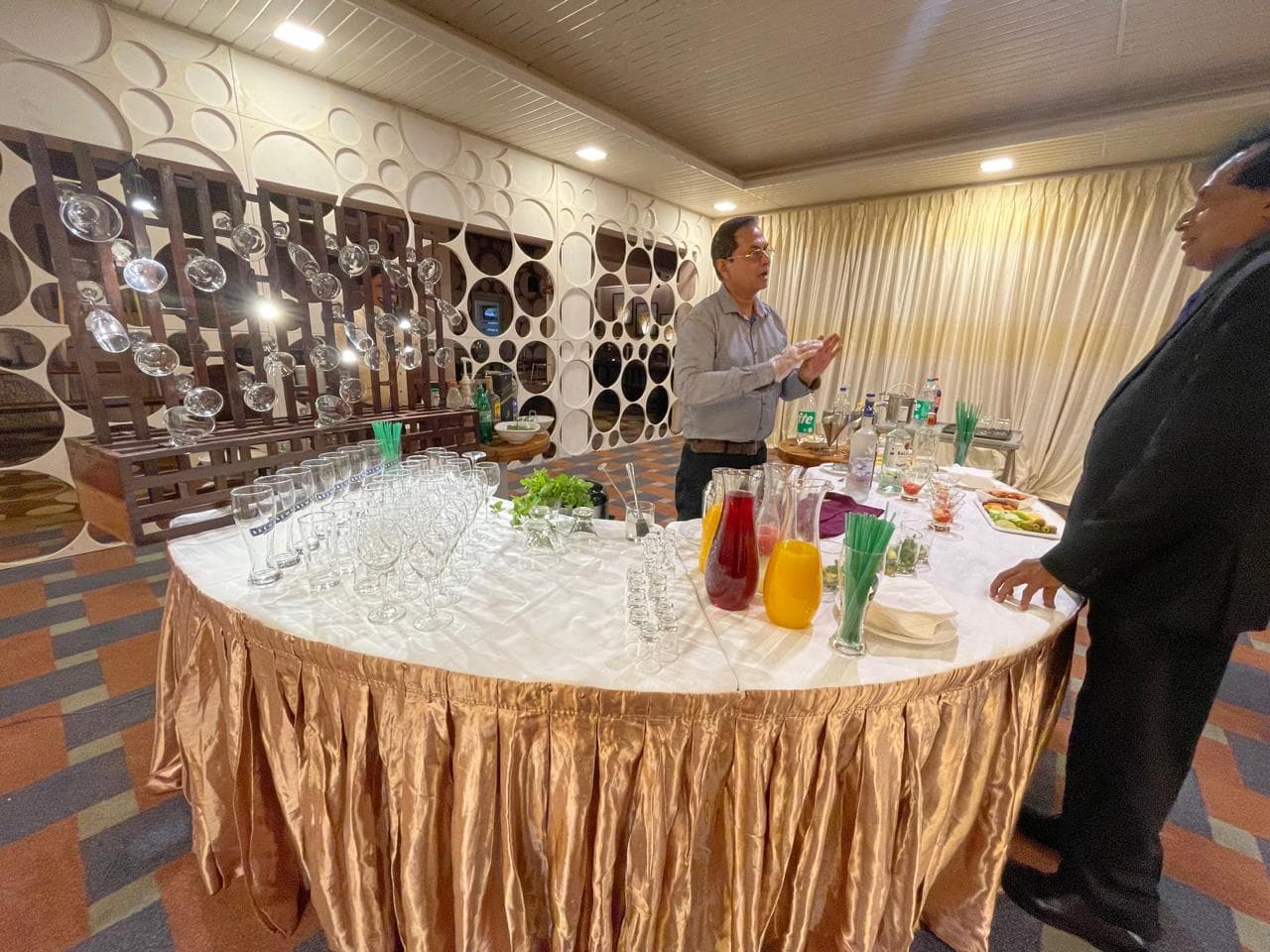 weddings-1779990512738-212